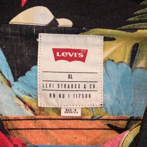 Tropical Black Shirt with Parrot Print Size XL - Picture 3 of 4